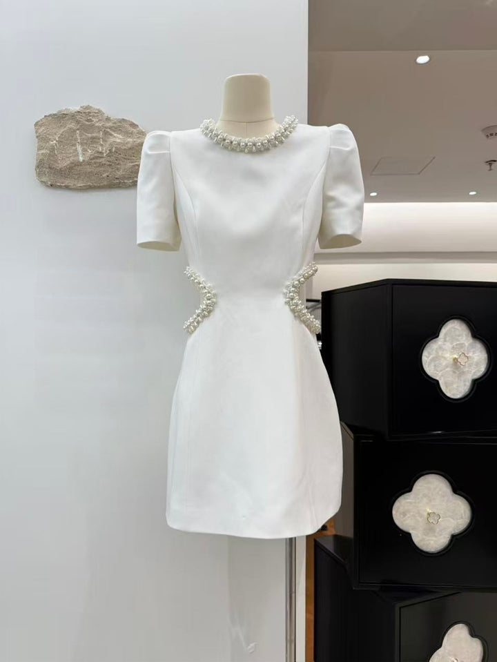 【dress】パール付き腰カットワンピース Q8769