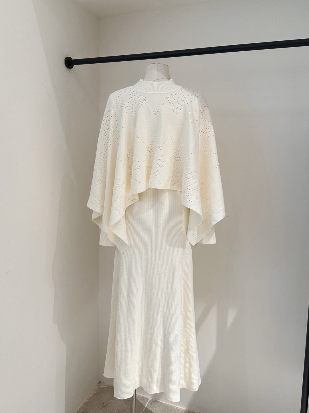 【set】ニットケープトップス×ロングニットワンピースセット Q9261