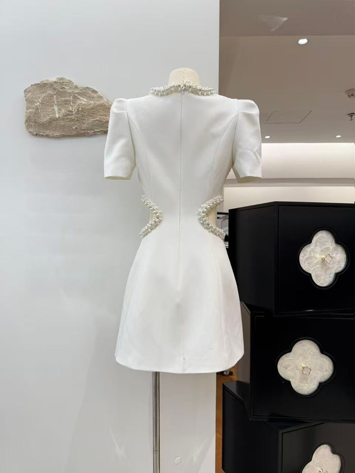 【dress】パール付き腰カットワンピース Q8769