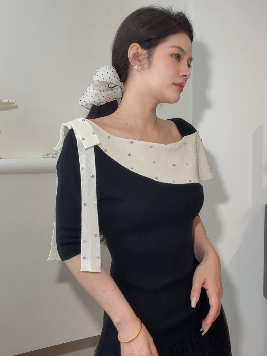 【tops】ラインストーン付きロールカラーニットトップス Q9076