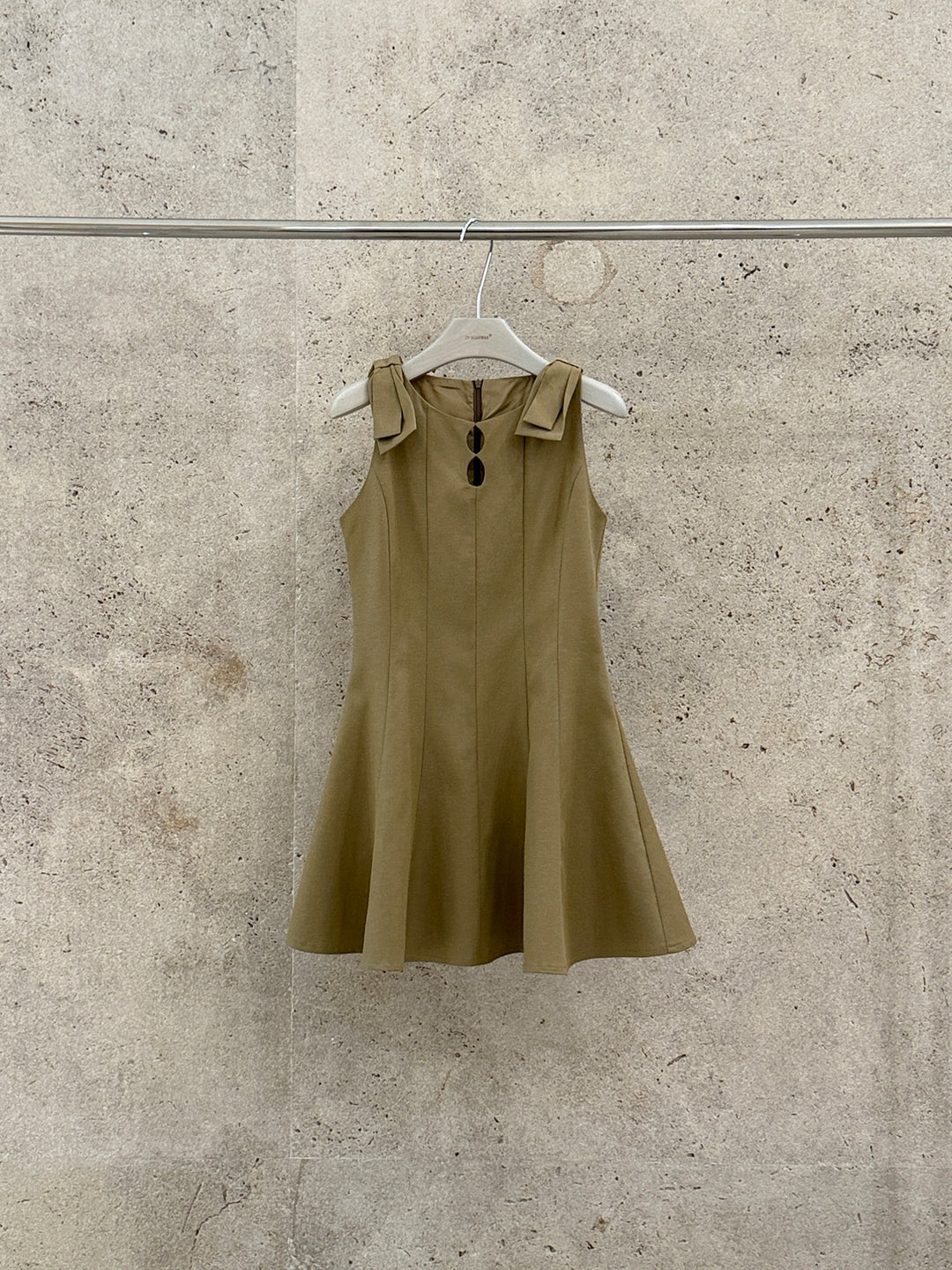 【dress】リボン付きミニベストワンピース Q8667