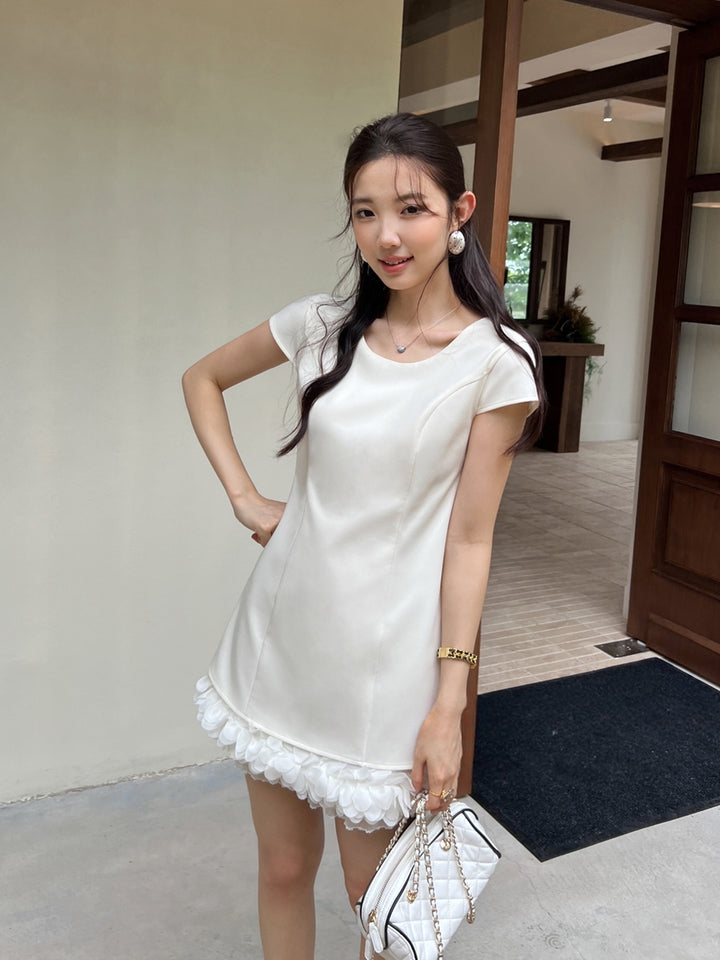 【dress】バックオーポンギャザーフリルミニワンピース Q8665