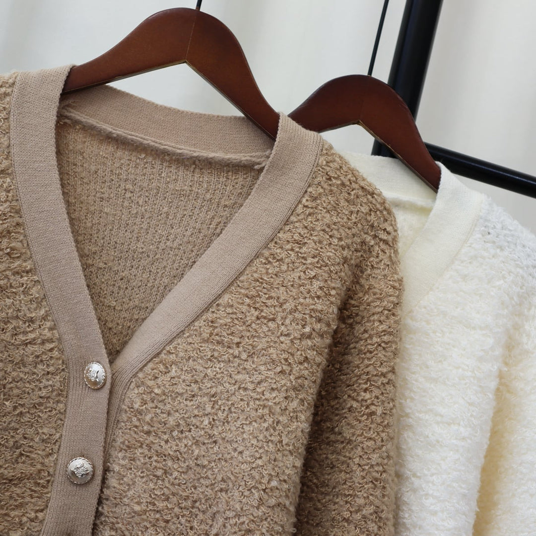 【outer】シャギーVネックニットカーデ　M18175