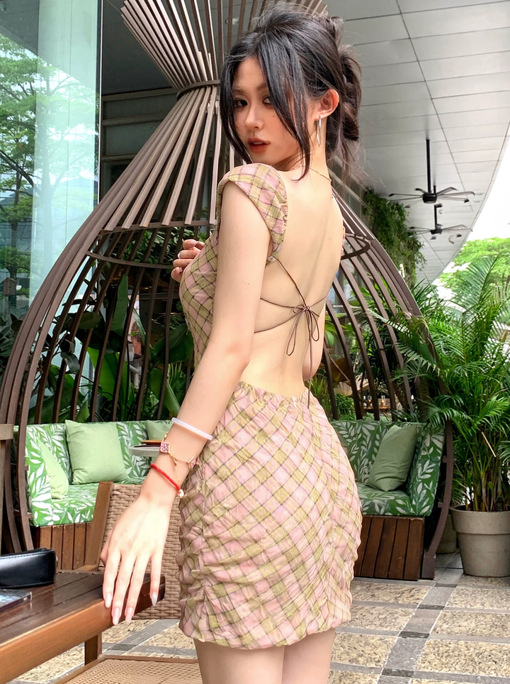 【dress】バックオーポンミニキャミワンピース Q8578