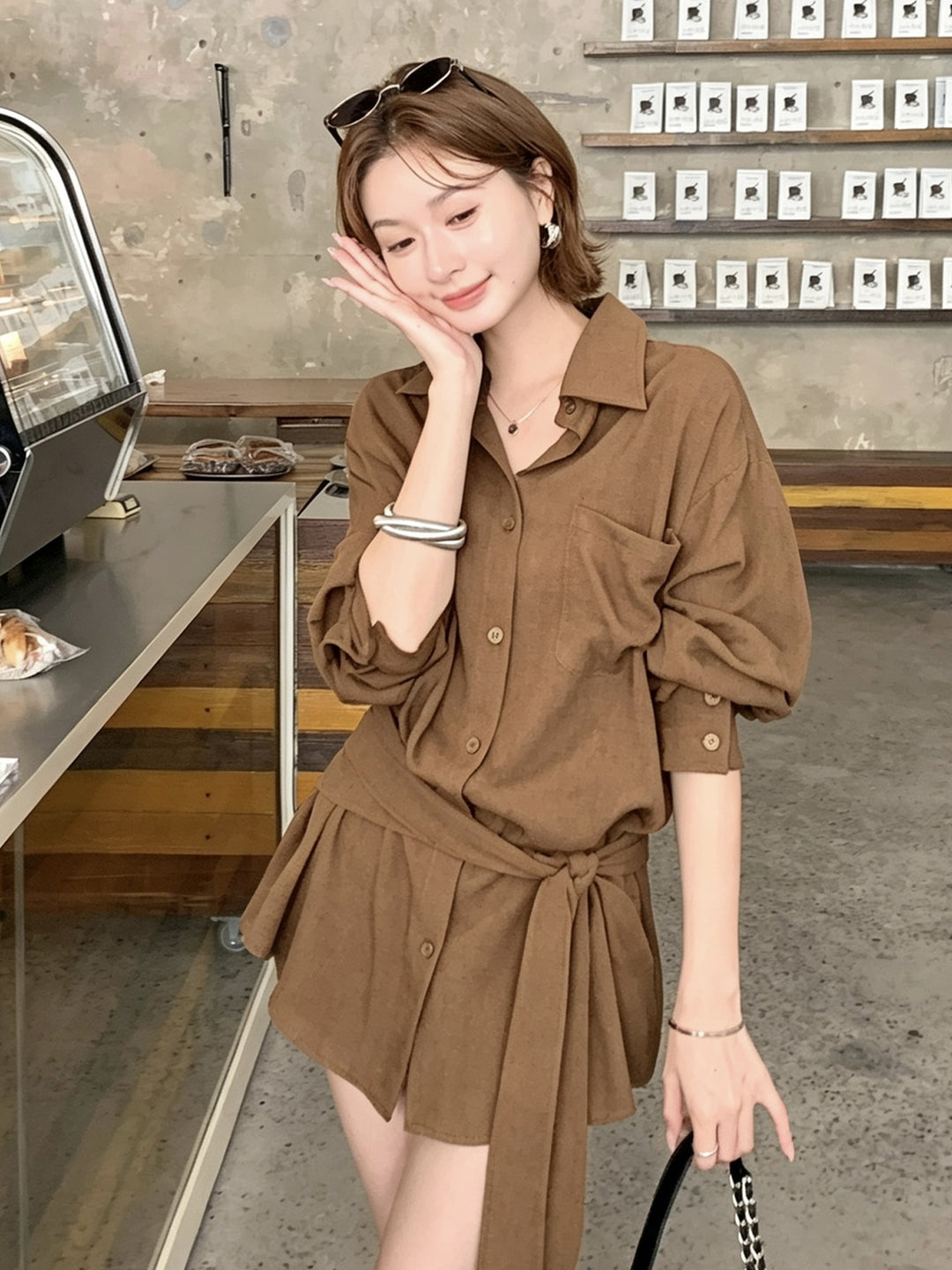 【tops】お尻カバー付きシャツ Q9040