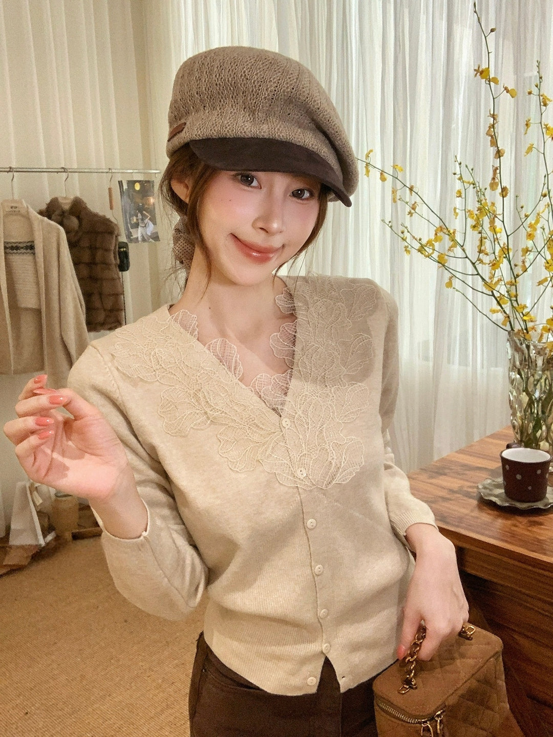 【outer】刺繍レース付きニットカーディガン Q9288