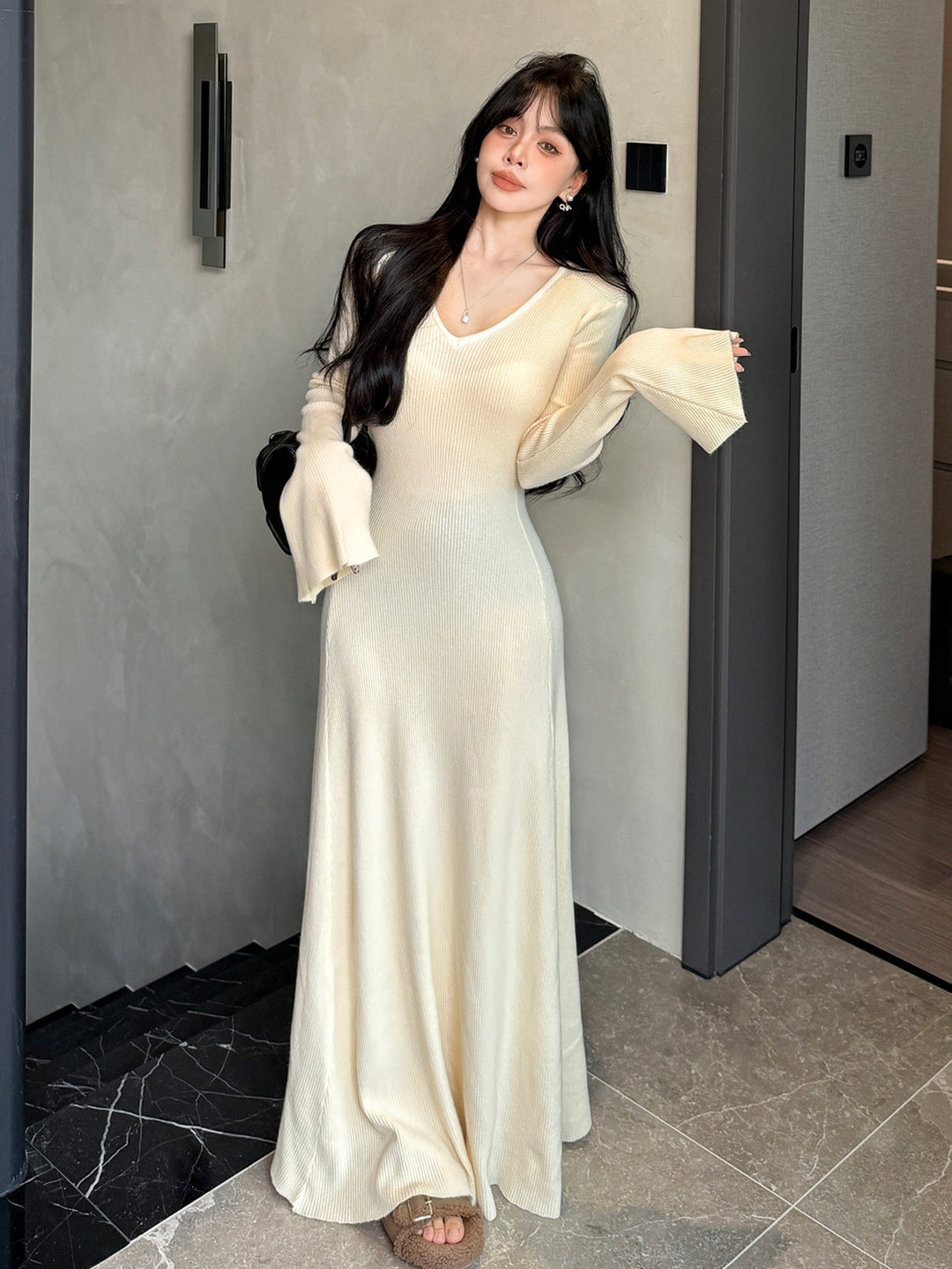 【dress】Vネックロングニットワンピース Q9181