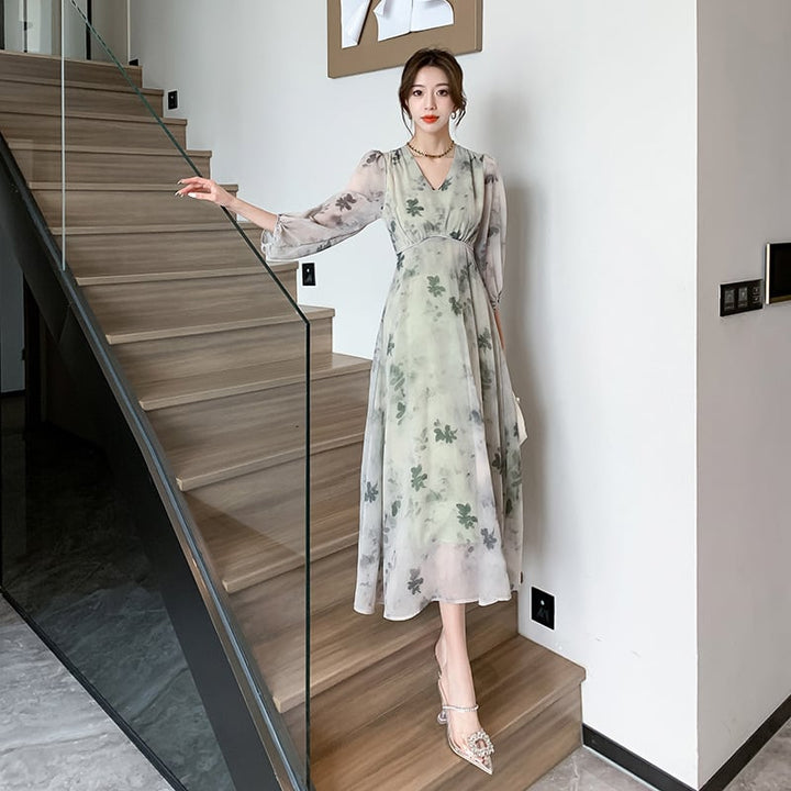 【dress】主役級Vネックプリントデートワンピース　M17612