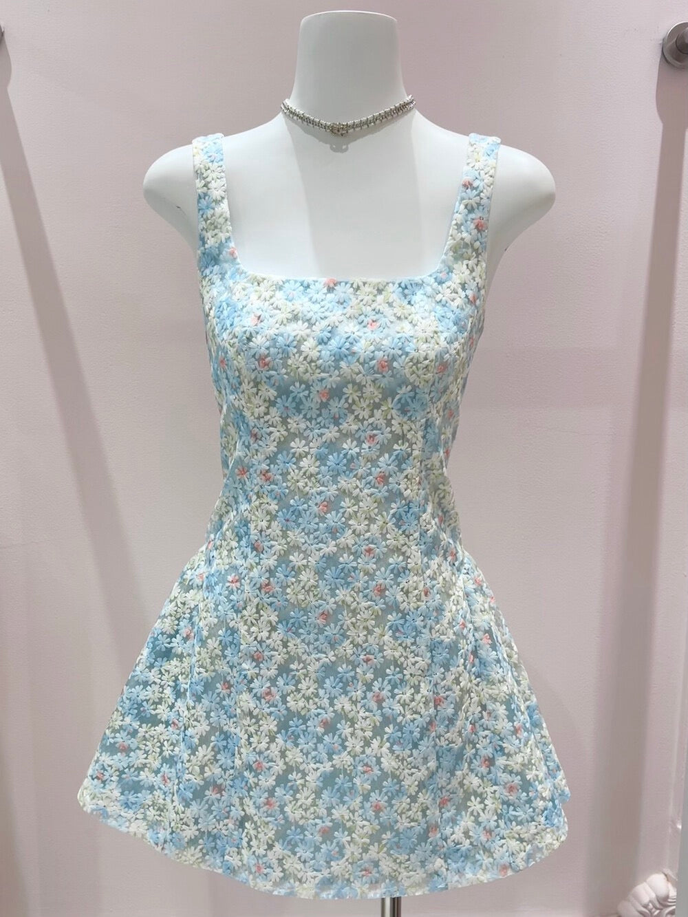 dress】フラワーレースミニワンピース K0572 – NANASTYLE