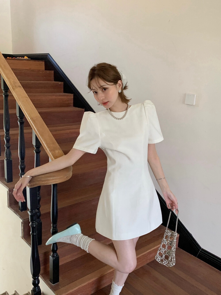 【dress】バックパールチェーンミニワンピース　N3652