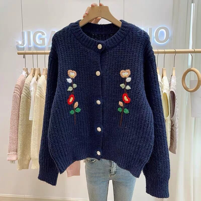 【outer】クルーネック刺繍ニットカーデ　M18133
