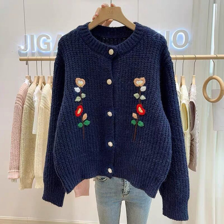 【outer】クルーネック刺繍ニットカーデ　M18133