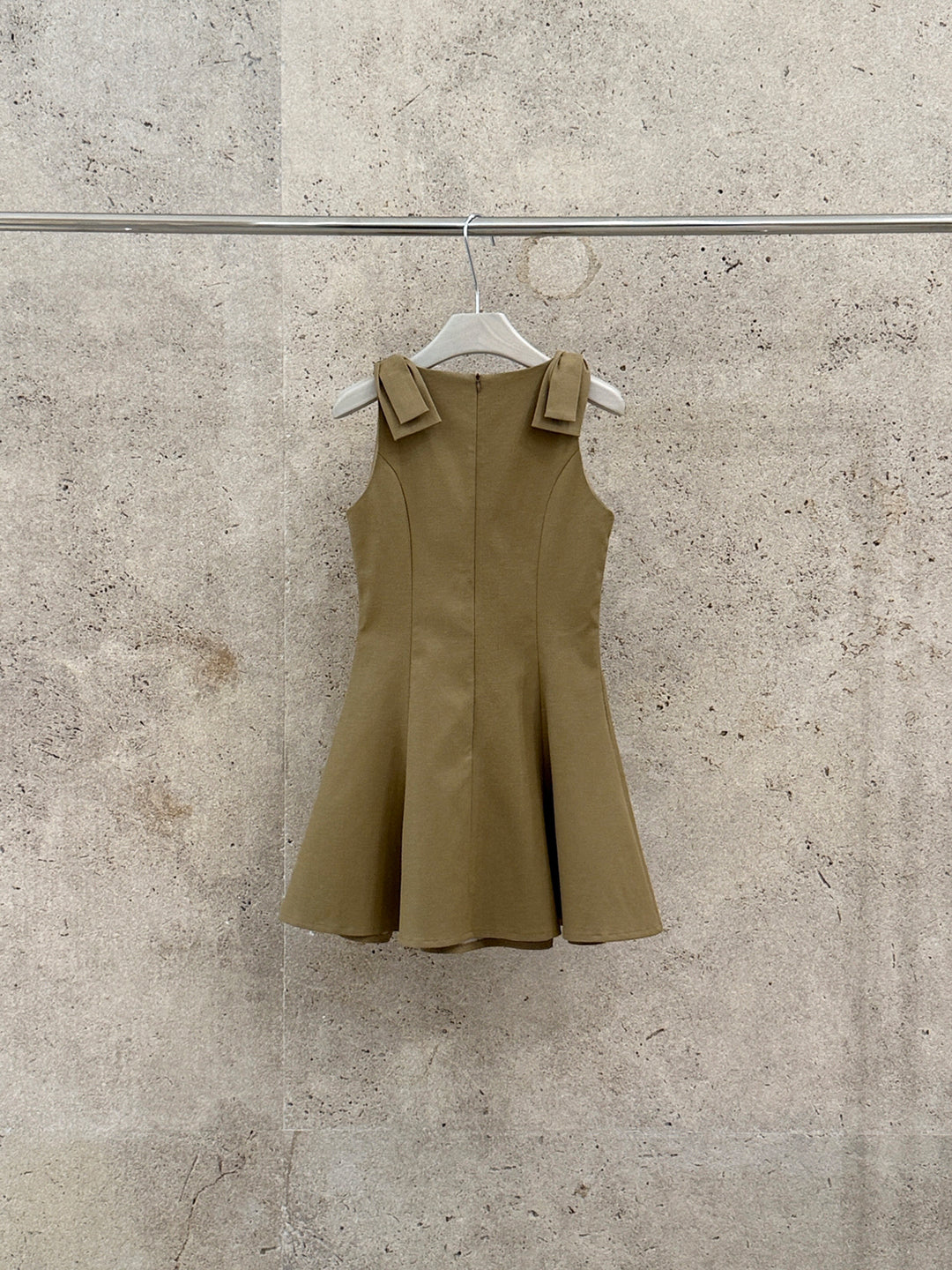 【dress】リボン付きミニベストワンピース Q8667