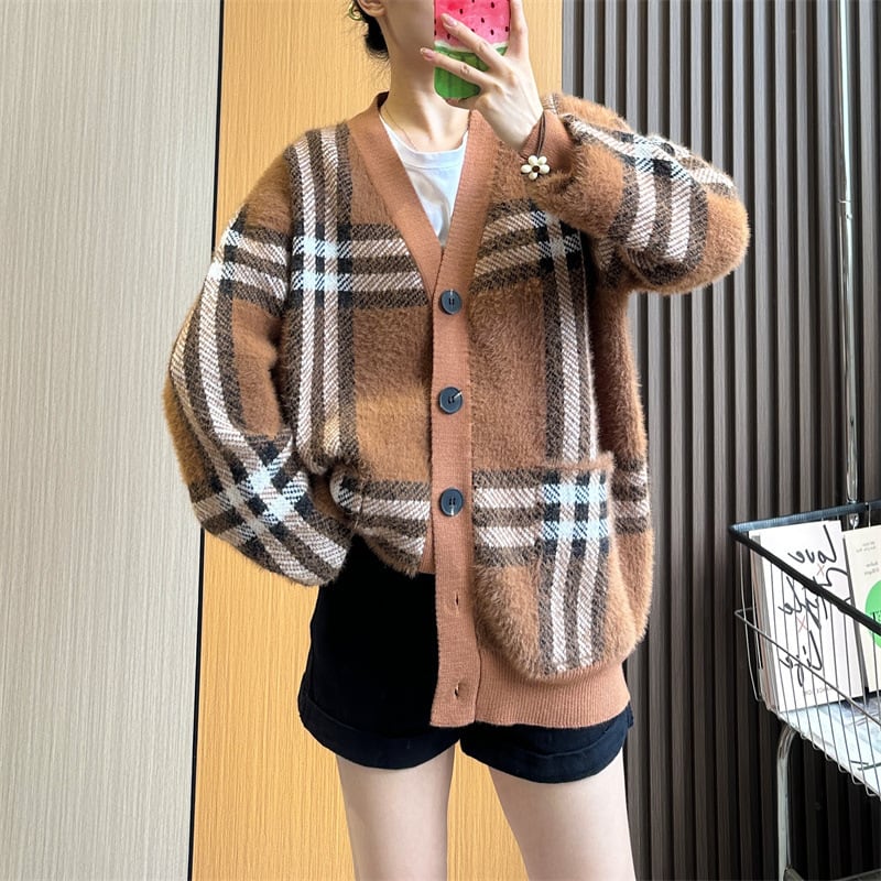 【outer】Vネックチェック柄ニットカーデ　M17929