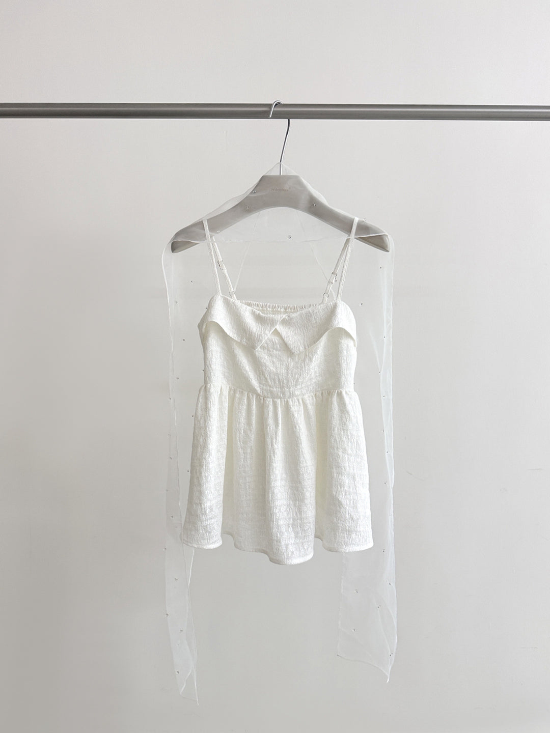 【tops】スカーフ付きフレアキャミソール Q8666