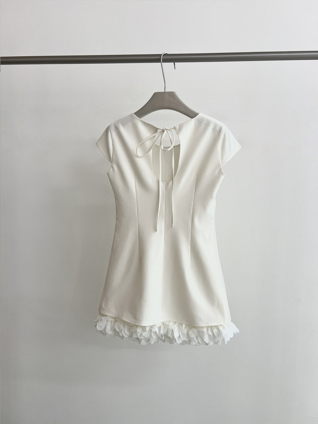 【dress】バックオーポンギャザーフリルミニワンピース Q8665