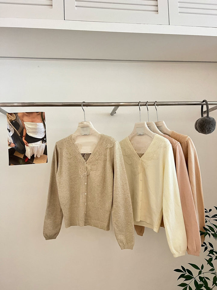 【outer】刺繍レース付きニットカーディガン Q9288