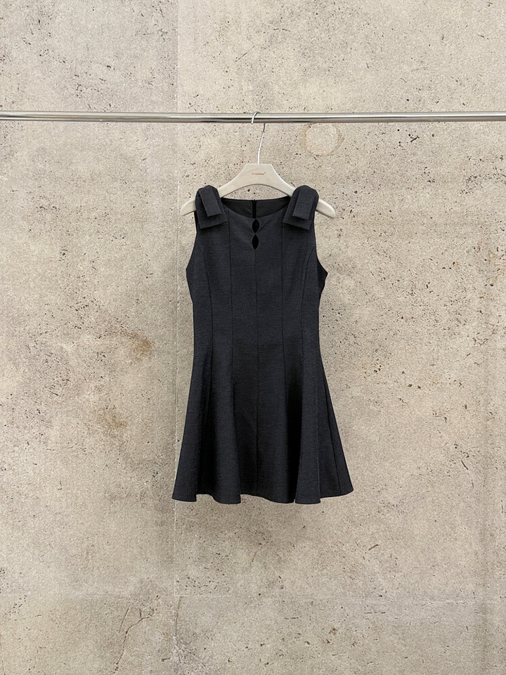 【dress】リボン付きミニベストワンピース Q8667