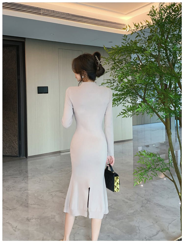 【dress】大人らしい カットワークニットワンピース　M17623