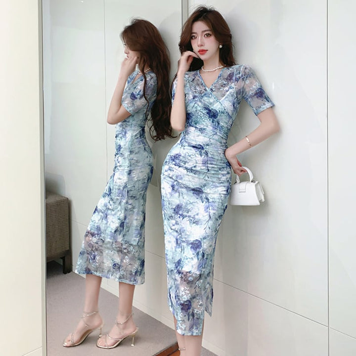 【dress】美人度アップVネックプリントワンピーススリット　M17424