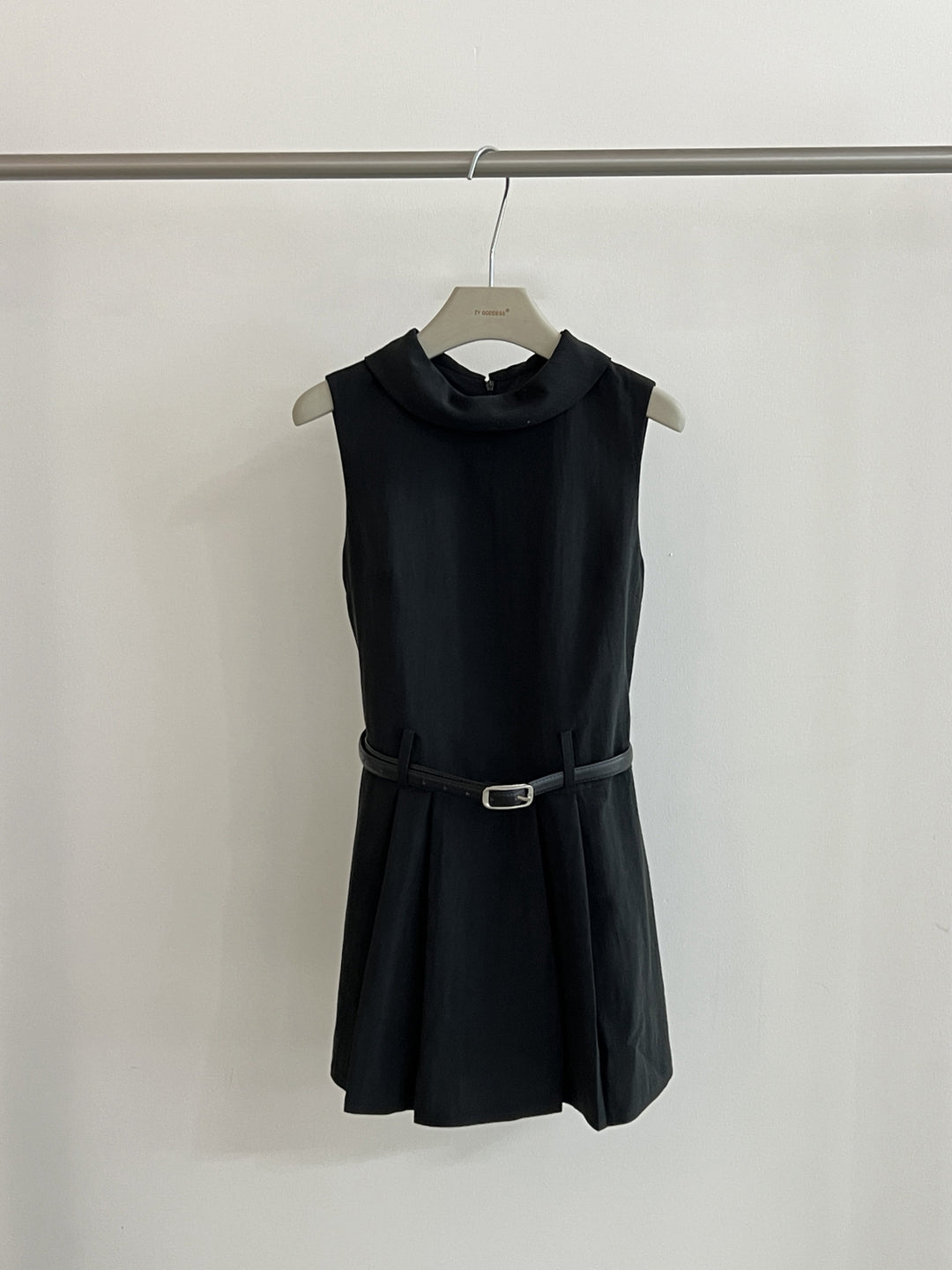 【dress】ベルト付きノースリーブミニワンピース Q8669
