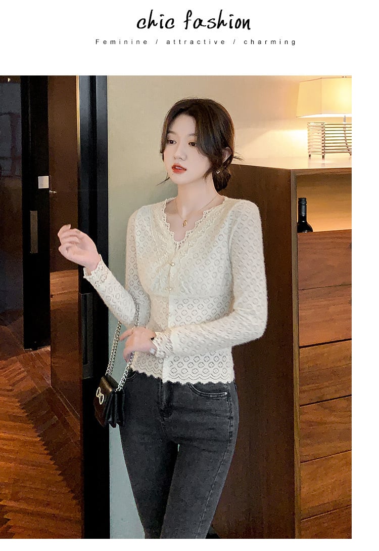 【tops】柔らかくて優しい印象Vネックレーストップス　M17616