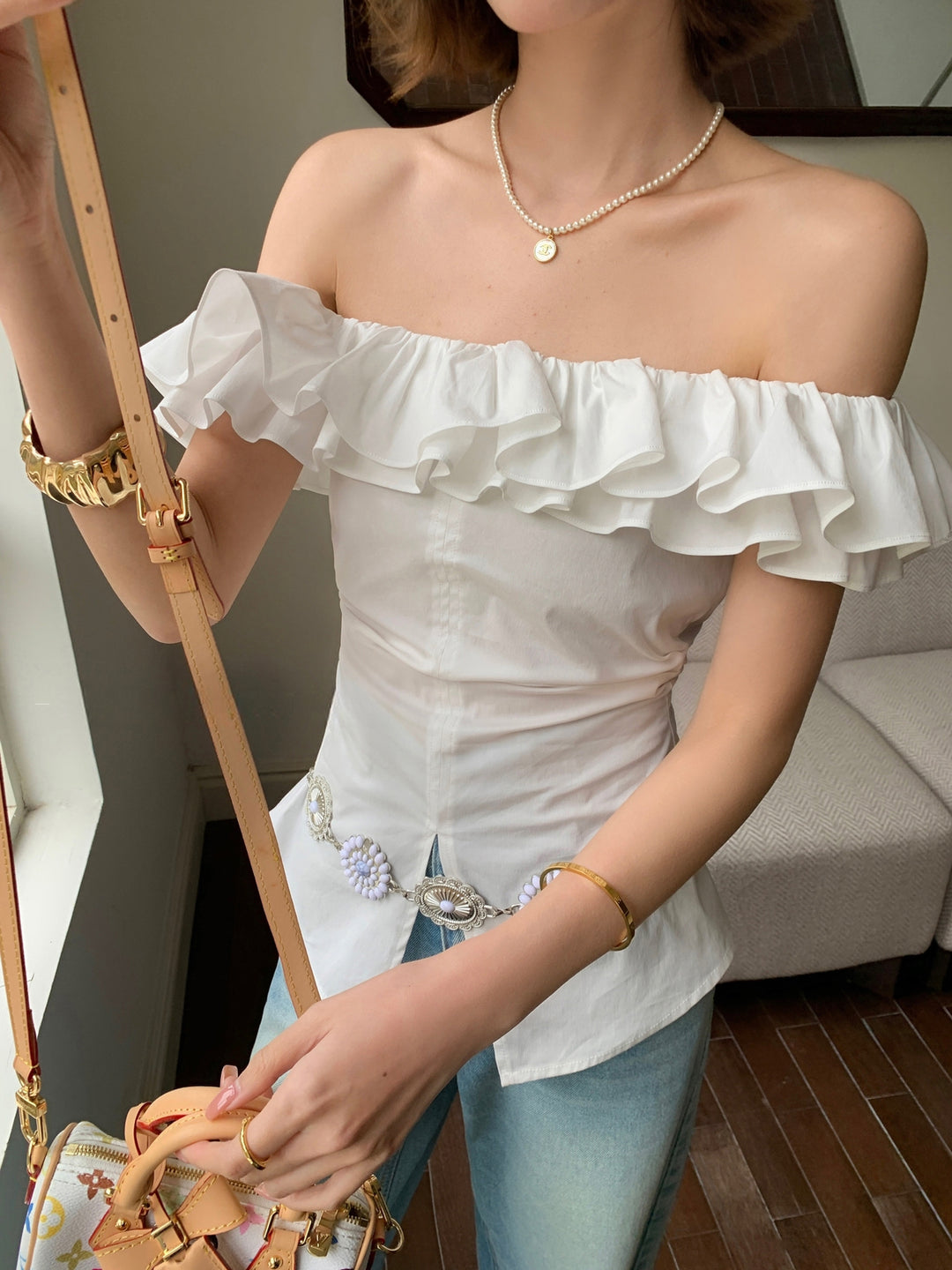 【tops】オフショルダーギャザーフリルトップス Q8693