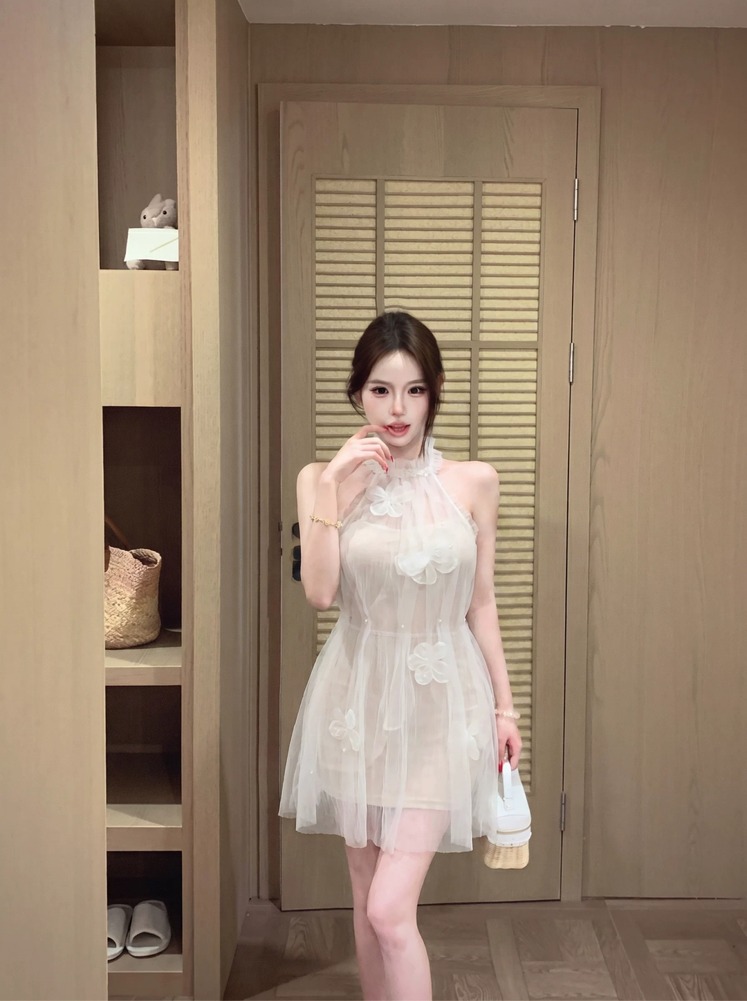 【dress】立体感フラワー付きチュールミニワンピース Q8556