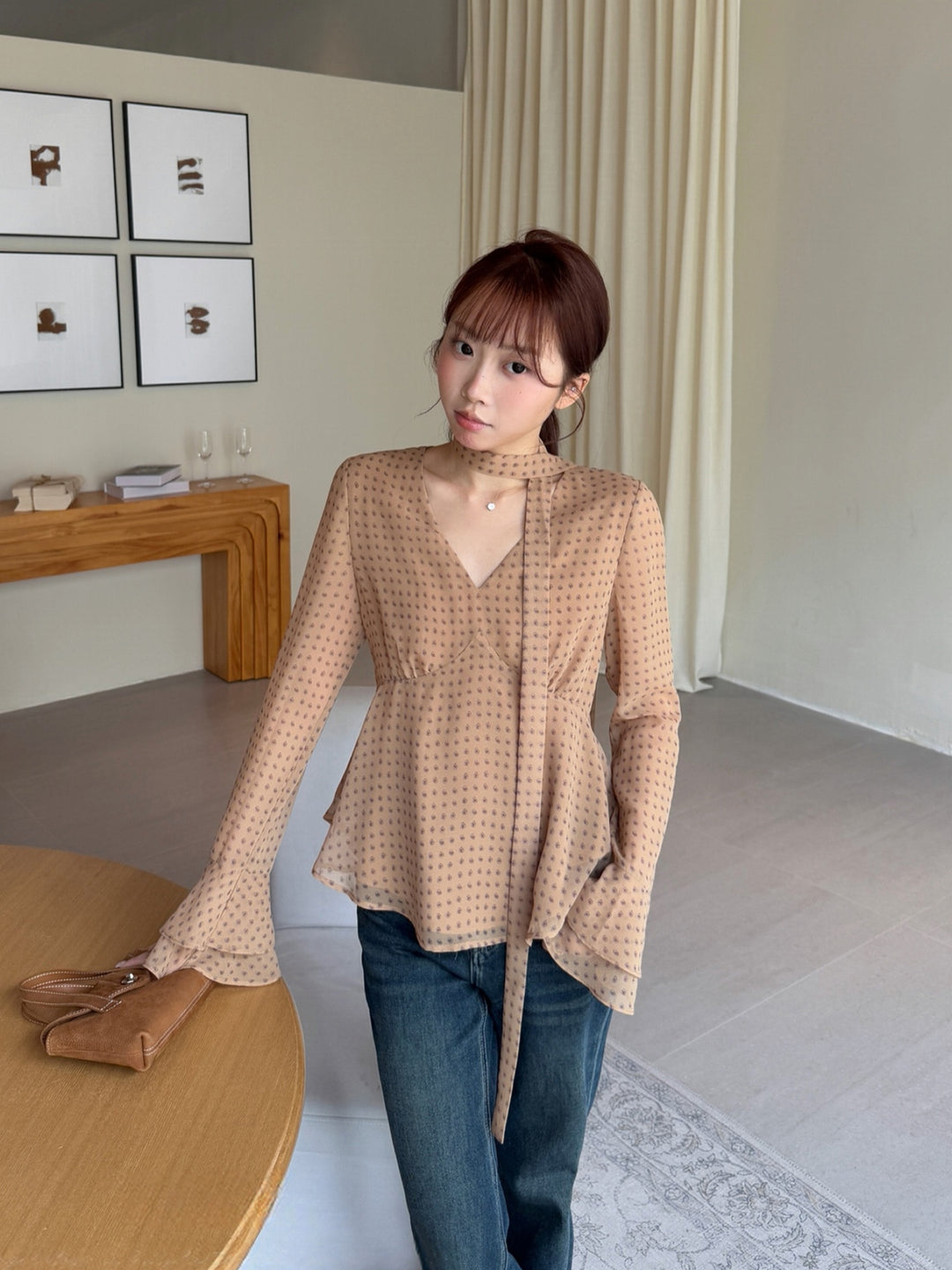 【tops】スカーフ付きvネックトップス Q9048