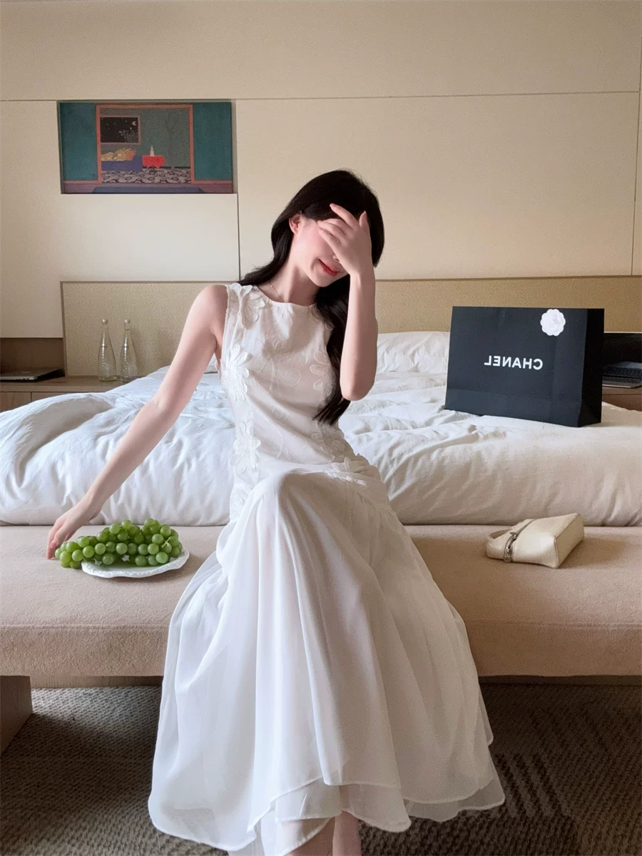 【dress】ノースリーブ刺繍フラワーロングワンピース Q8541
