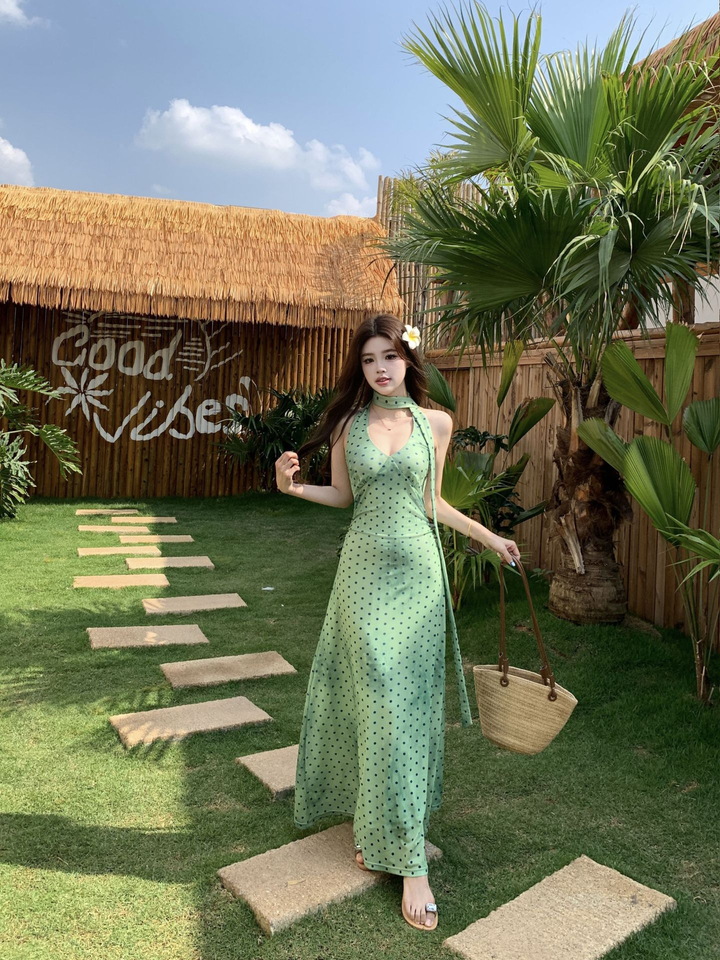 【dress】スカーフ付きドット柄ホルターネックロングワンピース Q8533