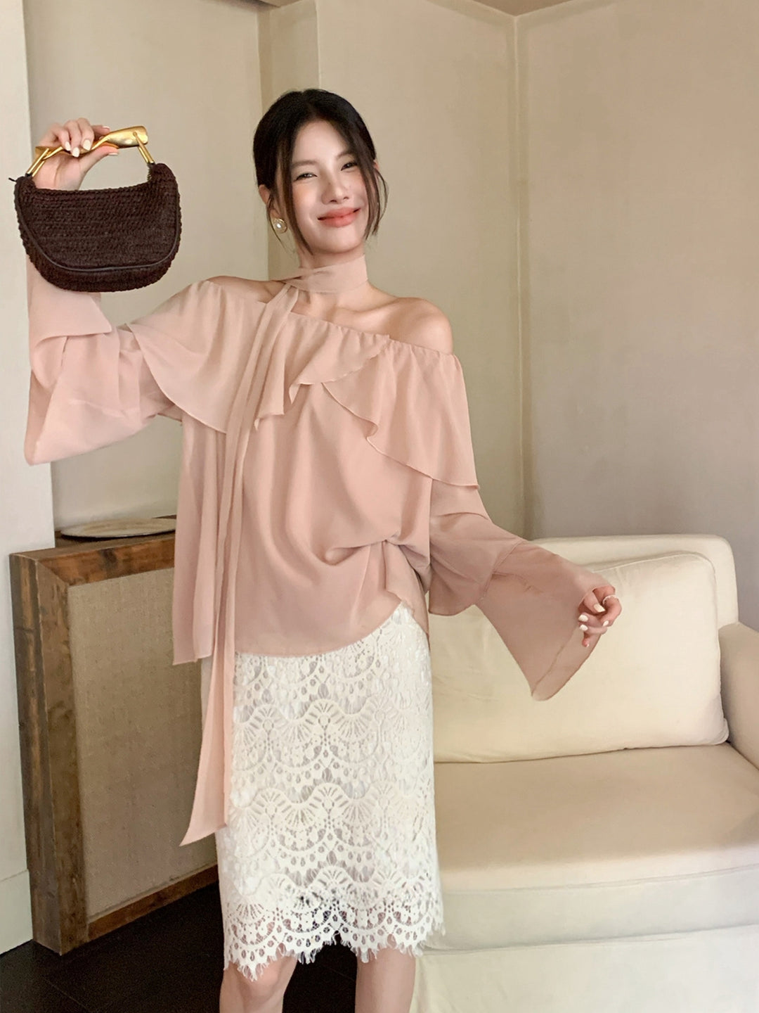 【tops】スカーフ付きフリルカラートップス Q8974