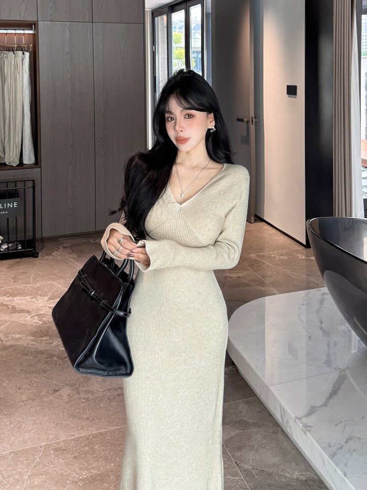 【dress】Vネックロングニットワンピース Q9187