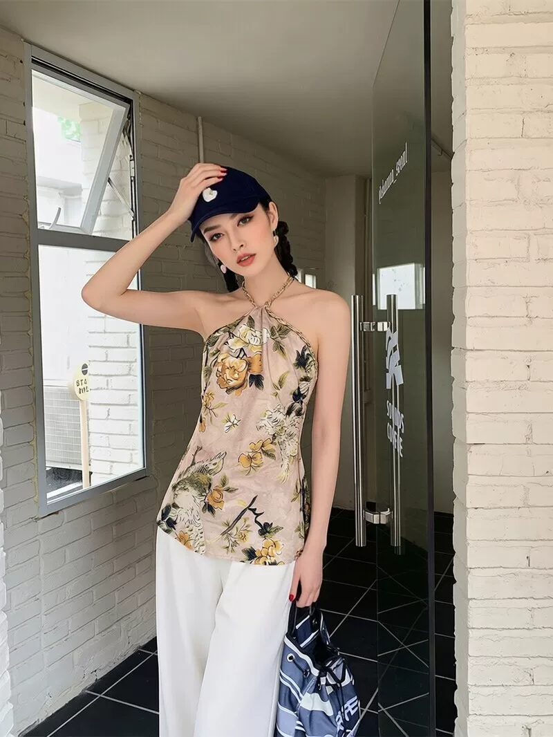 【tops】フラワー柄ホルターネックトップス Q8555