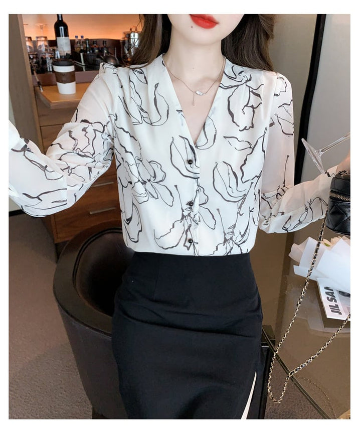 【tops】話題沸騰中 オシャレVネックシャツトップス　M17376