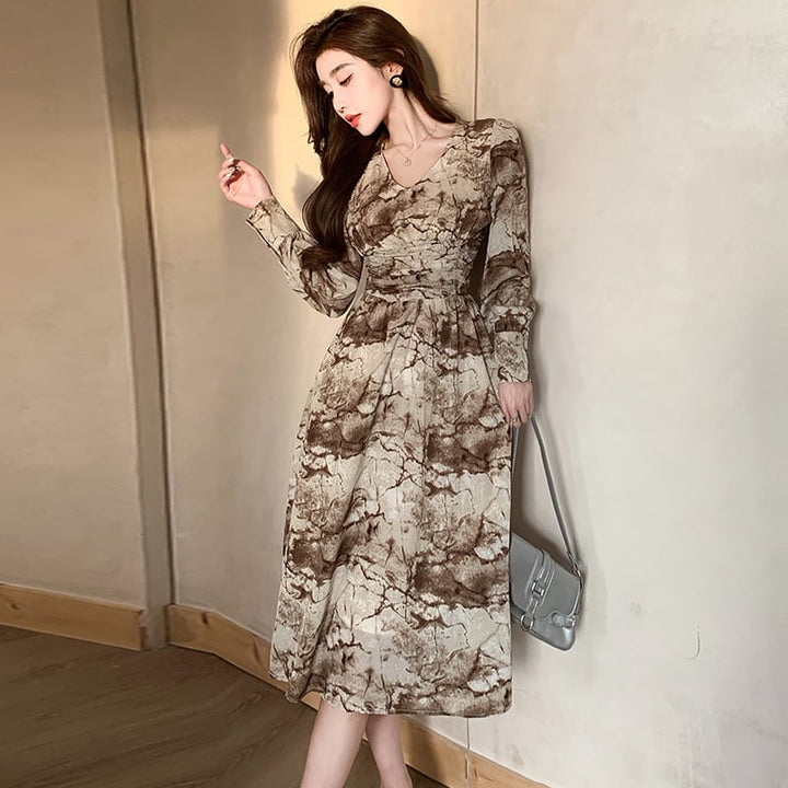 【dress】美人度アップVネックデートワンピース着瘦せ　M17429
