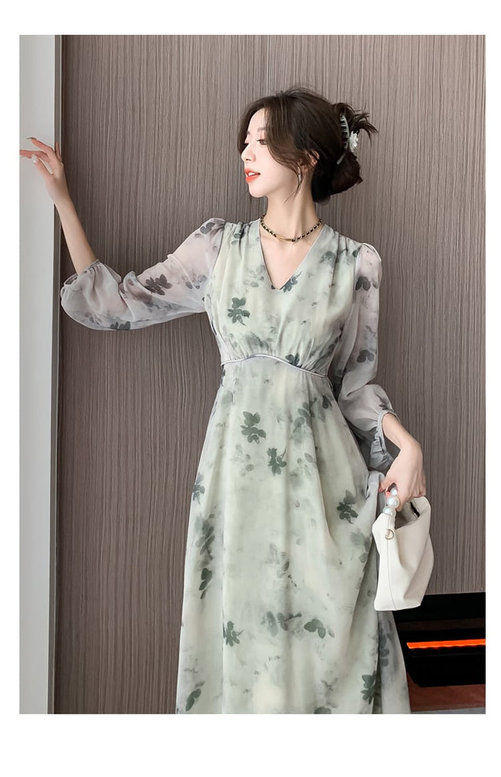 【dress】主役級Vネックプリントデートワンピース　M17612