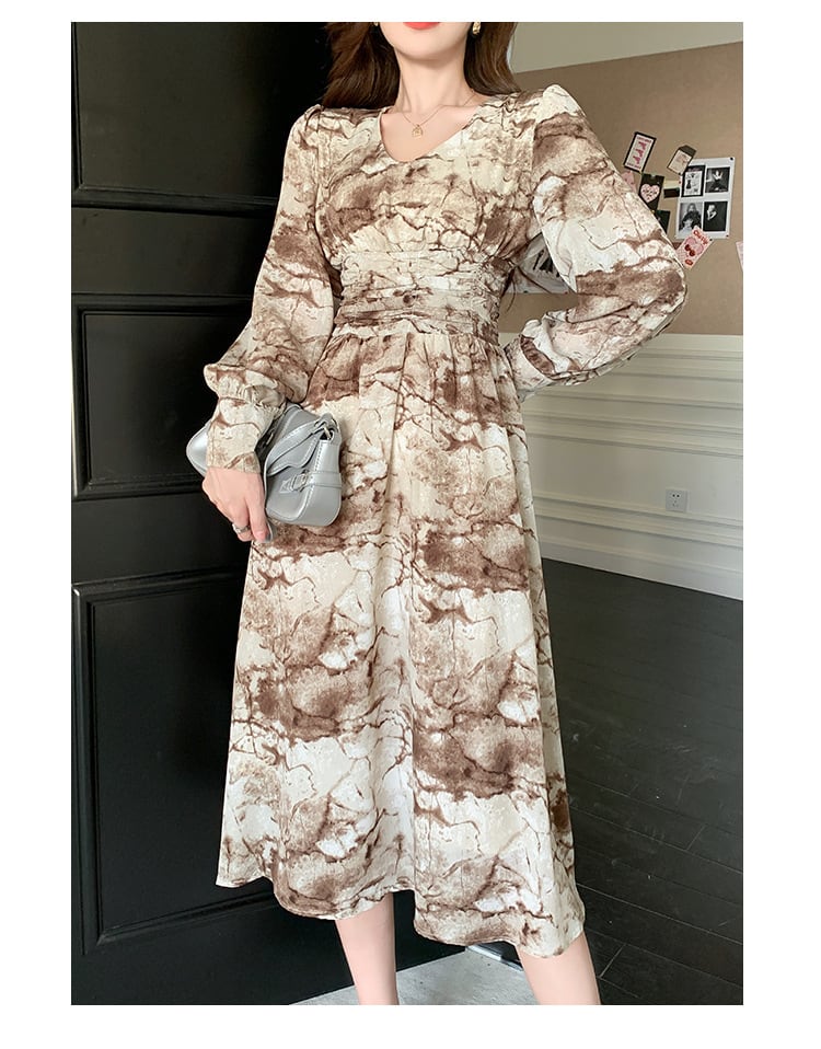 【dress】美人度アップVネックデートワンピース着瘦せ　M17429
