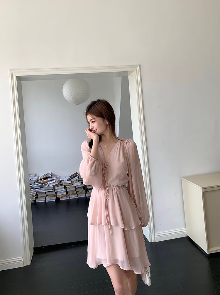 【dress】柔らかくて優しい印象Vネックデートワンピース　M17013