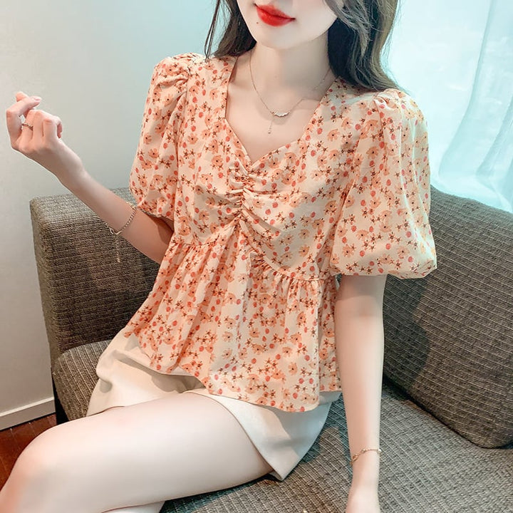 【tops】人気アイテム ! スウィート一目惚れ花柄トップス　M17163