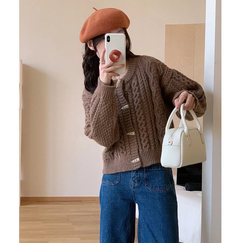 【dress】クルーネックホーンボタンカーディガン　M17881