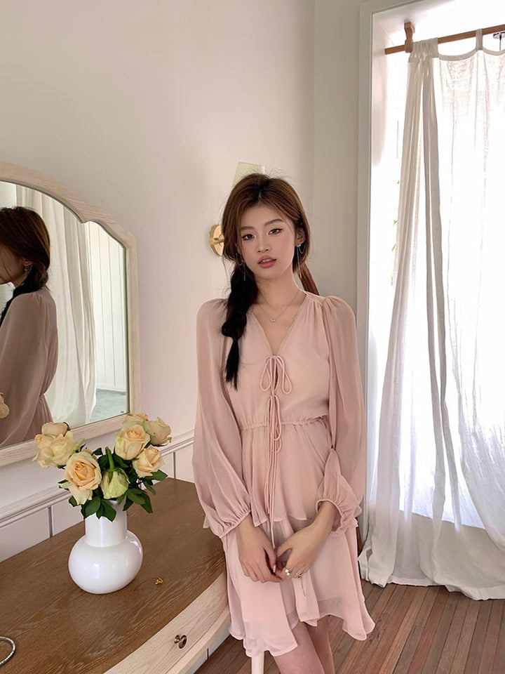 【dress】柔らかくて優しい印象Vネックデートワンピース　M17013