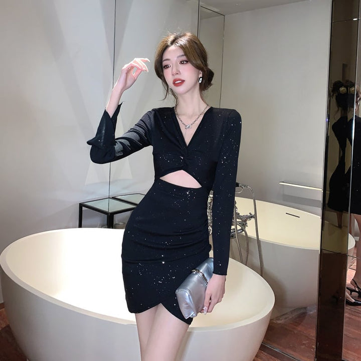 【dress】好感度UPVネックセクシーデートワンピース　M17327