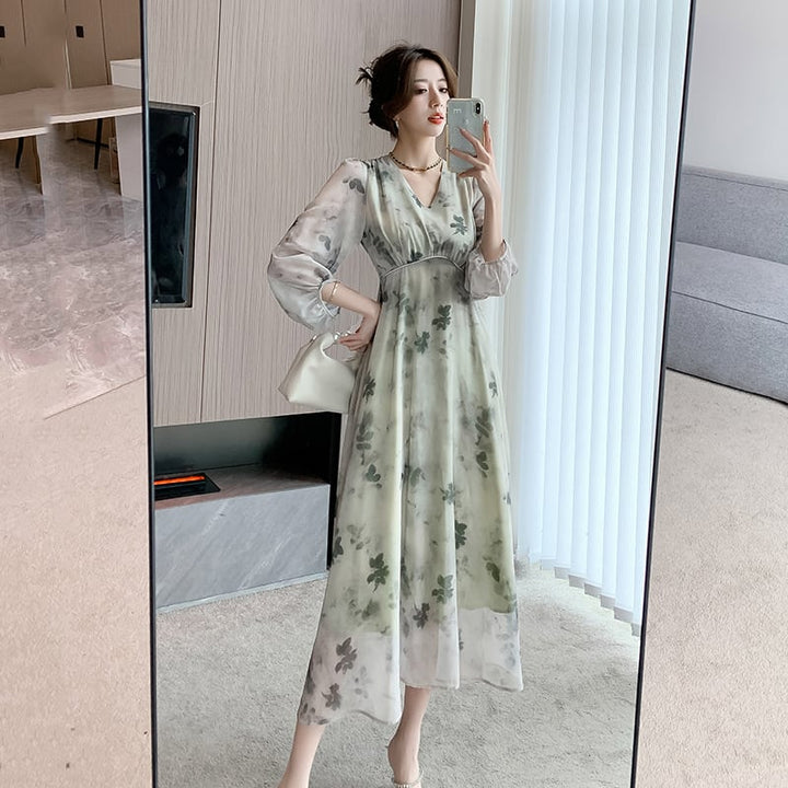 【dress】主役級Vネックプリントデートワンピース　M17612