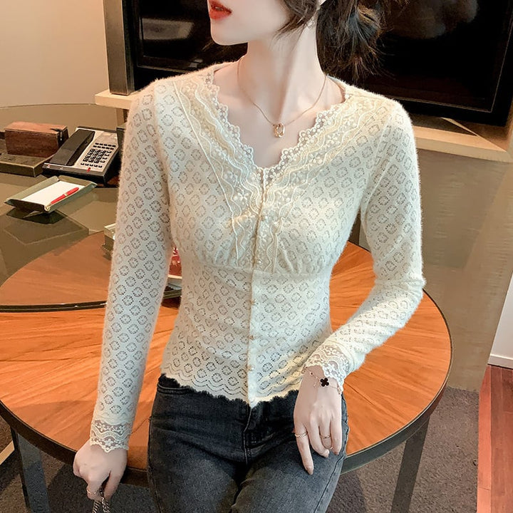 【tops】柔らかくて優しい印象Vネックレーストップス　M17616