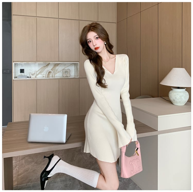 【dress】Vネックニットワンピース　M18381