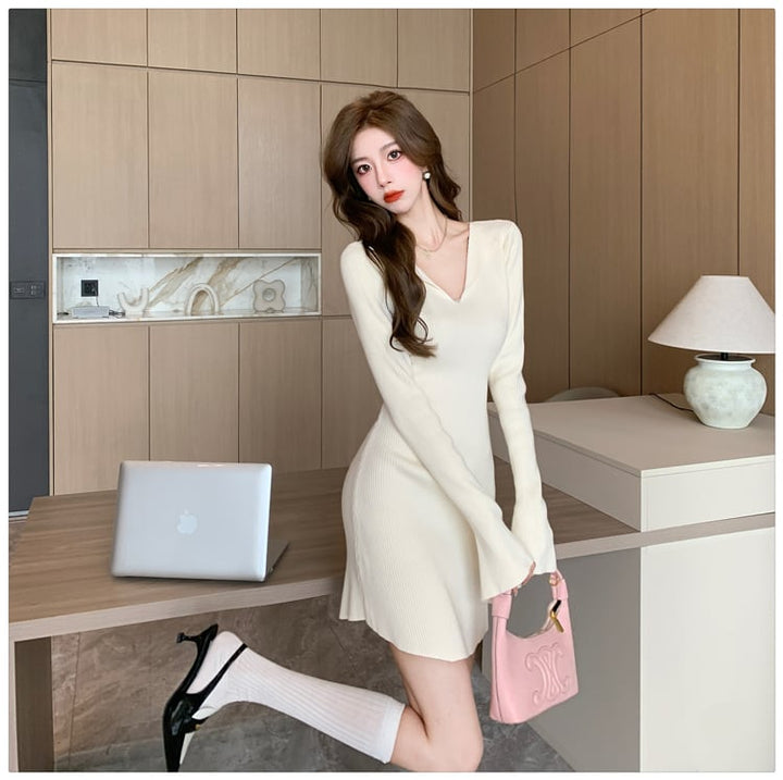 【dress】Vネックニットワンピース　M18381