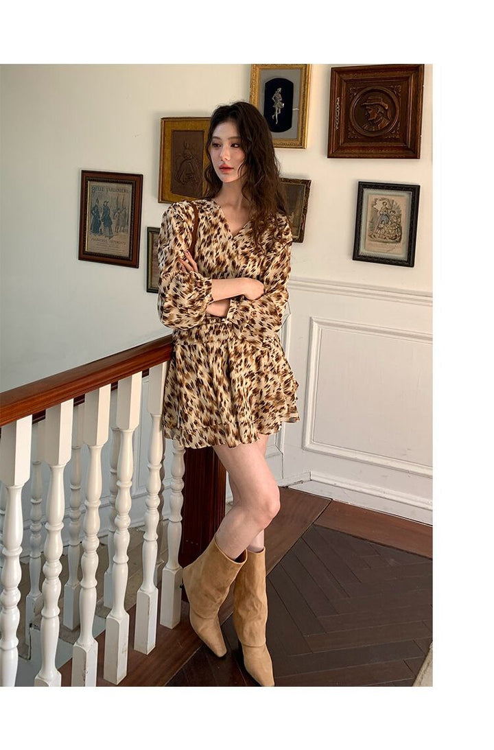【dress】Vネックヒョウ柄ワンピース　M29661