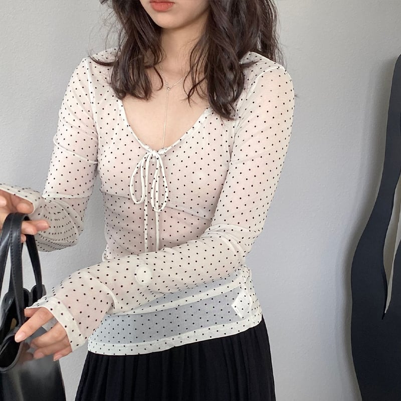 【tops】透け感ドット柄トップス Q8283