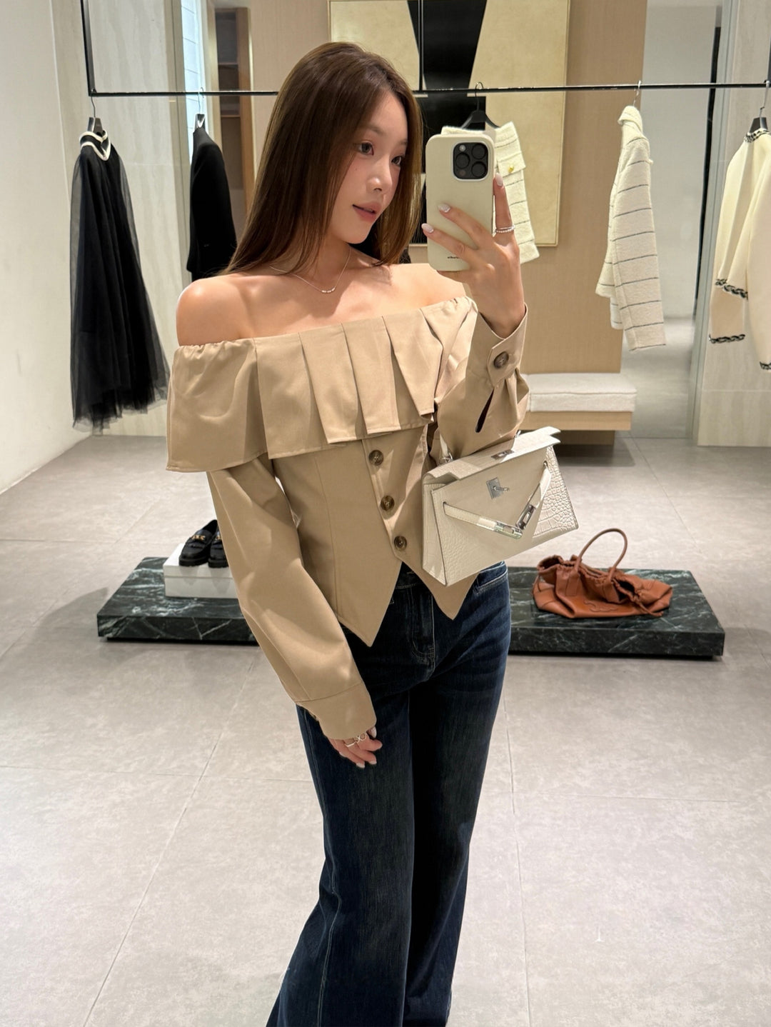 【tops】2色展開オフショルダートップス Q8989